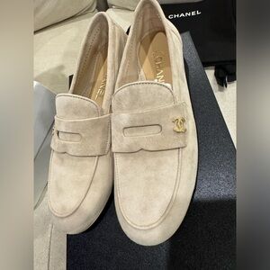 Chanel suede loafers 39